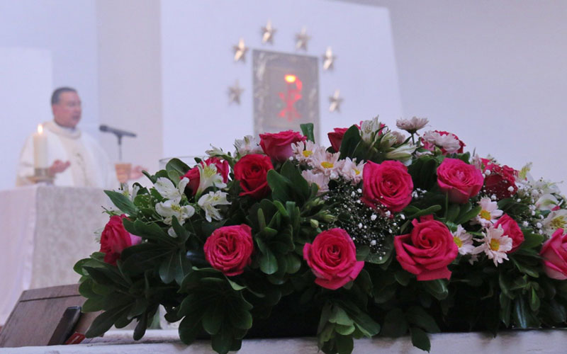 Santa Misa de las Rosas